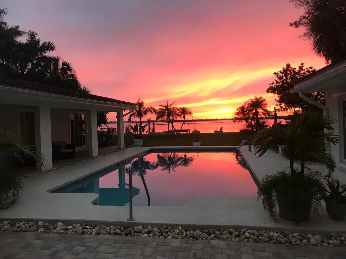 Perfecto'S Retreat- Luxury Cabin Villa St. Petersburg Ngoại thất bức ảnh