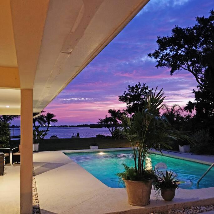 Perfecto'S Retreat- Luxury Cabin Villa St. Petersburg Ngoại thất bức ảnh